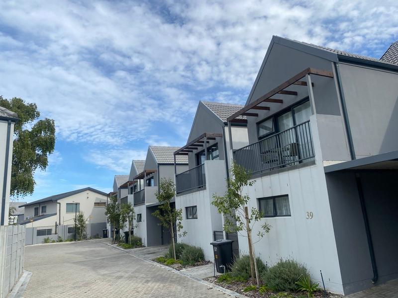 3 Bedroom Property for Sale in Silver Oaks Western Cape